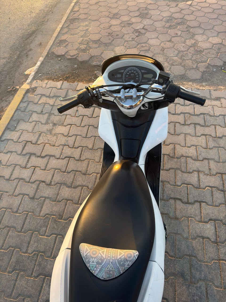 سلام عليكم دراجه pcxللبيع دراجه نظيفه وناعمه وما ناقصه شي مكان كوت العزه سعر مليون و 100 وبيه مجال الشراري يتصل ‏‪***********‬‏
