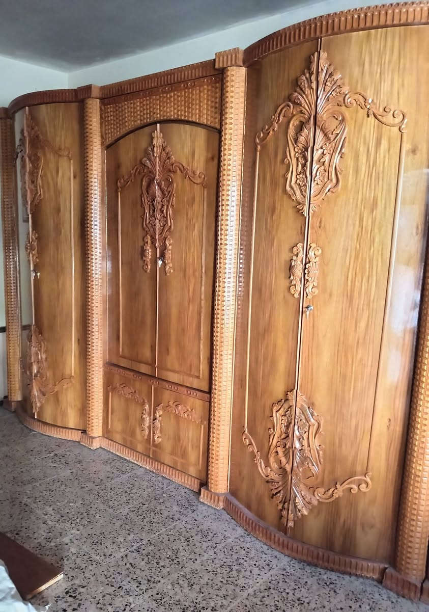 السلام عليكم متابعيني الكرام✋
كما عودناكم لتوفير كل ماهو جديد وحصري توفر لكم غرفه بااطلاله مميزه، ♥️
موصفاته وامتيازاته  :👍
غرفه سته أبواب ملحق جديده، 
دنك زان، داخل خارج صاج،
داخل ٤ ملم، خارج ٥ ملم،
شغل توصيه تفصال درجه اولى، 
العنوان : موصل حي الشفاء،
قرب جسر الخامس،✋
السعر مراسله الصفحه او الاتصال على الرقم المذكور،
***********📞
 مع معرض اثاث الحيدر انتم في قمه الثقه للشغل الثقيل الدرجه الاولى و المصداقيه التامه،🤝
دائما وابدا نعمل لارضائكم،♥️
مستعدون لبيع وشراء الاثاث الجديد والمستعمل،🔨
وتصليح وشد كافه انواع الاثاث
موقعنا :🌍
موصل حي الشفاء قرب جسر الخامس، ♥️
