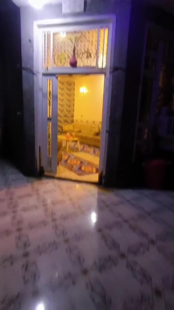 اكتب تم يجيك السعر خاص 
ملاحظه /// عندك بيت قطعه سواء طابو او زراعي اثاث بيت 
راسلنه او اتصل👇
*********** 
بيت زراعي للبيع المساحه 250 متر  بناء طابوك صب كونكريت 
حي العسكري مقابيل بيت سيد سعد الحسيني  😍
يحتوي على 
غرف 2
صاله 1 
حمام داخلي 1 
مطبخ معزول 
استقبال كبير 
وطارمه 
ومناور 
حمامات خارجيه 
للاستفسار الاتصال🔃 *********** او مرايسلة الحساب
