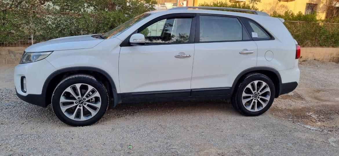 سلام عليكم كيا سورينتو للبيع او مراوسه ويا سنترا كورلا كيا سبورتاج حسب قناعة،، سورينتو موديل 2015 كلين بدون صبغ بيها كم ملاحظ صغير محرك 24 مفتوح شرط فحص سنويه جديد بسمي بيها دفتر بنزين سيارة فول مواصفات بس بدون فتحة مكاني كركوك او اتصال *********** خاص مفتوح سعر 170 بيها مجال ، كركوك, العراق
