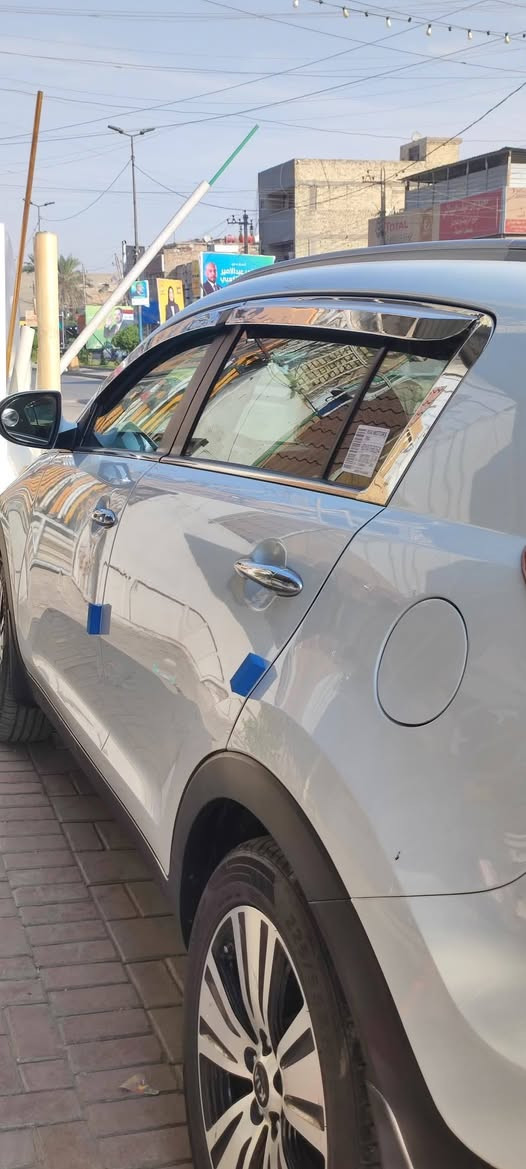 السلام عليكم ورحمة الله وبركاته
سبورتج خليجي 15 كفالة عامة من الضربة والصبغ ..

فول مواصفات بصمة تشغيل وكرسي كهرباء 

وحساسات .

 بانوراما ومانع انحدار ومانع تزحلق كاميرا أمامية وخلفية مكينة 2000 دوش ماشية 148كم 

كير مكينة كفالة الحمد لله تدفئة تبريد كله شغال 

ملاحظه..فقط بارد كلش قليل بالجاملغ وفطر بالدعامية الأمامية والسونر مرفق بالصور

السعر 165 مكاني بغداد ***********
