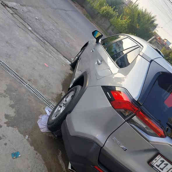 ‏2025 Toyota RAV4 Hybrid XLE
‏2025 Toyota RAV4 Hybrid XLE 
مرقم بغداد رقم مميز
تويوتا رافور 2025 XLE
السيارة السياره بدون تبديل بدون صبغ
السيارة ماشيه :  7000 mil
السعر :240$
ايرباك .ستيرن 
حجم المحرك 4 سلندر (2.5L)
مواصفات XLE :
بصمة ابواب
نظام سماعات JBL
تبريد قطعتين
رادار أمامي
تحديد مسار
رادار جانبي (نقاط عمياء)
رادار خلفي
اوتو ستارت (Auto start)
اوتو ستوب(Auto Stop)
هاند بريك بصمة
اوتو هولد(Auto Hold)
تحكم وضعيات القيادة ECO,NORMAL,SPORT
مانع انزلاق+ABS
حساسات خلفية+كاميرا
تحكمات استيرن
اشاير بالمري 
لايتات زينون و عدسه 
بلاكتور زينون 
تبريد قطعتين 
كامره.  خلفيه
وبقية مواصفات XLE المعروفة
مكان السيارة بغداد الكرخ / الغزالية
للاستفسار 
الاستفسار.
***********
***********

