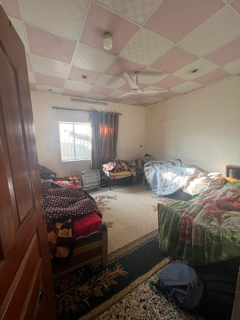 السلام عليكم
دار للبيع مساحه 150 متر طابق ونص 3 غرف نوم مع الملحقات طابو صرف زراعي ملك شخصي بدايه كميره شارع ابو طاوه 

للاستفسار اكثر الاتصال 

 اتصال /*********** 

واتساب / ***********
