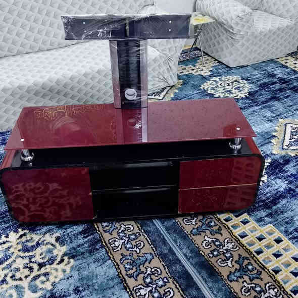 السلام عليكم 
ميز بلازمه عدد 2 
مستعملات نضافه جيده 
سعر الواحد35الف 
العنوان حي اور مقابل سنتر حي اور 
للاستفسار الاتصال 
***********
