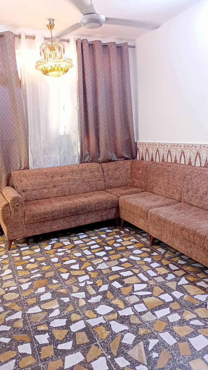 السلام عليكم ديوان للبيع مكان بغداد للاتصال على الرقم ***********
