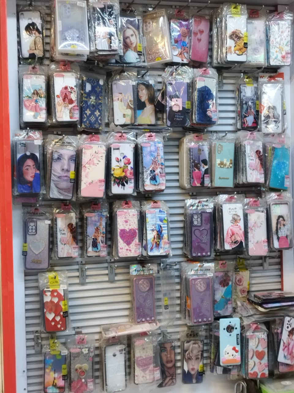 كفرات جميع انواع الأجهزة ابيع شلعه كامله تجي وشوف بعينك كل حديث ما بي قديم الايفون بجميع انواع 
الكفر ع 250 دينار 
نجف حي الجزيره 
***********
