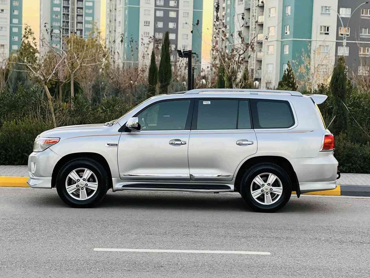 تويتا لاندكروزر موديل 2011 ستينية GXR فوول موا صفات V6 فطيم مواصفاتي + گير ئوتوماتيك + ثلاجه + بصمه + فتحه + كوشن جلد + كوشن كا ره با + تبريد مركزي + 7 راكب + حاسا + شاشه + كاميرا + ستيرن ڤوليوم + ته حديد سورعه + 8 ارباگ +فور ويل + داخل بيجي + 1 قطعه صبغ مابه داخل + محرك + گير ما مفتوح + طائيرات جديد+ سعرها 298$ وه ره قه مكان السليمانية+ ***********
