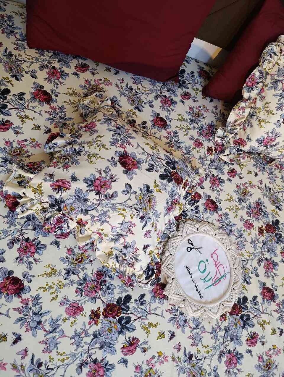 الاختيار عليكم والتصميم عليا 😘✌️
اوردر زبونتنا 
تلبيسه مندر لاستيك داخلي ووجهين مخده ووجهين كوشه 
نوع القماش همايون اماراتي درجة ثانية خامة ثقيله 
السعر 20


**إذا كنت صاحب هذا الإعلان وتريد حذفه لأي سبب، رجاءا أرسل رسالة إلى الدعم الفني**