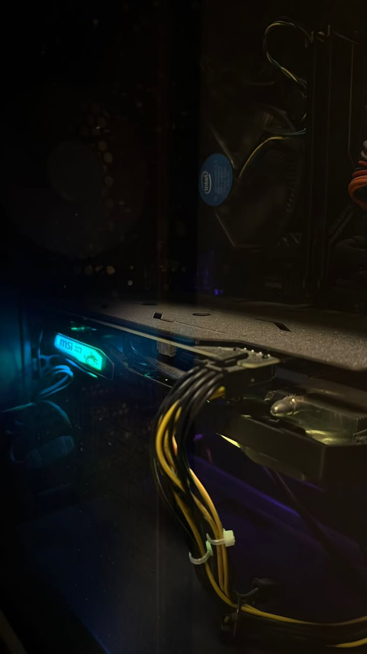 السلام عليكم شباب

للبيع هاي مواصفات الPC:

CPU: Core i5 9400f

GPU: Gtx 1660 6GB

RAM: 16GB DDR4 2667 MHZ

MotherBoard: MSI B365M

Storage: SSD 512, HDD 512

وياهه كامل ملاحقاتهه ووياهه Monitor وUPS:

24" Class UltraGear FHD 1MS Gaming Monitor,  144Hz,  1ms

UPS Power Maxma

البيع كاملة مو قطعة واحدة، السعر: 550 الف وبيه مجال للشراي


**إذا كنت صاحب هذا الإعلان وتريد حذفه لأي سبب، رجاءا أرسل رسالة إلى الدعم الفني**