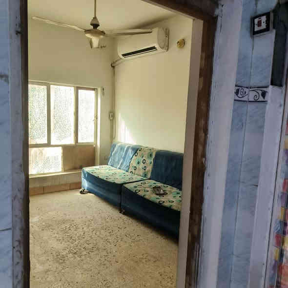 للايجار 
دار طابقين100م بناء حديث، 
يحتوي، على غرفتين استقبال مطبخ 
يحتوي، على سبالت عدد ٢وثلاجة وكانتر 
العنوان /الاكرامين بداية شارع ام البنين ع
للاستفسار 
***********
***********
