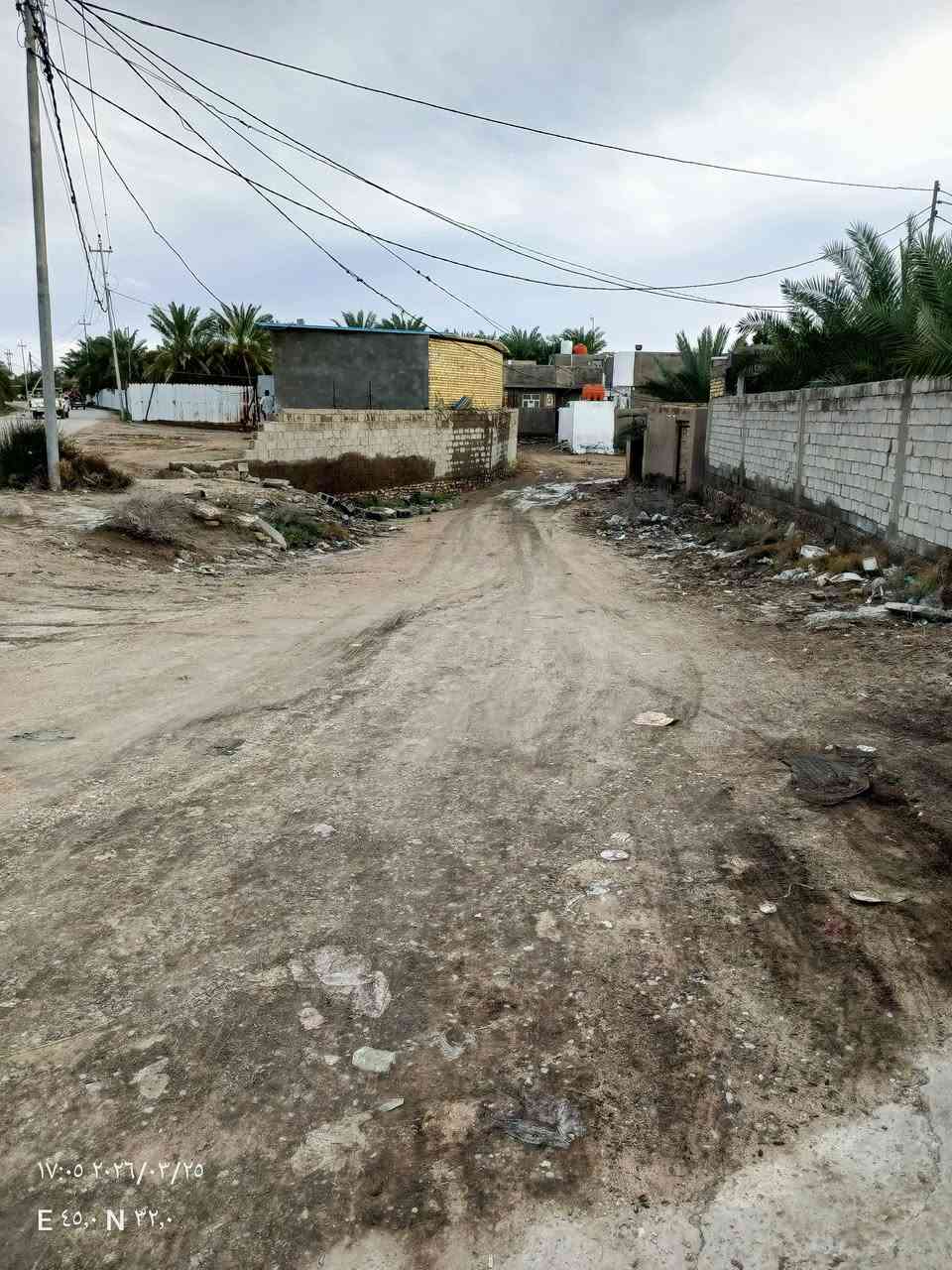 اللهم صل على محمد وال محمد 
بيت للبيع مساحة ١٤٠م هيكل طابقين
 كونكريت مسلح مكمل ماي وكهرباء ومجاري 
العنوان البساتين الشرقية قرب الحجي يونس مقابل صورة الشهيد ابن كمال 
طابق الأول / غرفة وبراني وهول ومطبخ وحمامات داخليه وخارجية 
طابق الثاني / غرفتين وهول وحمامات 
السعر المطلوب ٤٥ وبي مجال قليل
ملاحظة الطابق الثاني ما مسگوف  

  مكتب ارض الذهب للعقارات 
📍 العنوان: الجربوعية الأولى مقابل
 جامع الإمام الحسن/ او الأتصال 👇

 واتساب 📞 *********** — كرار 
📞 *********** — محمد

على قدر ثقتكم يكون التزامنا
