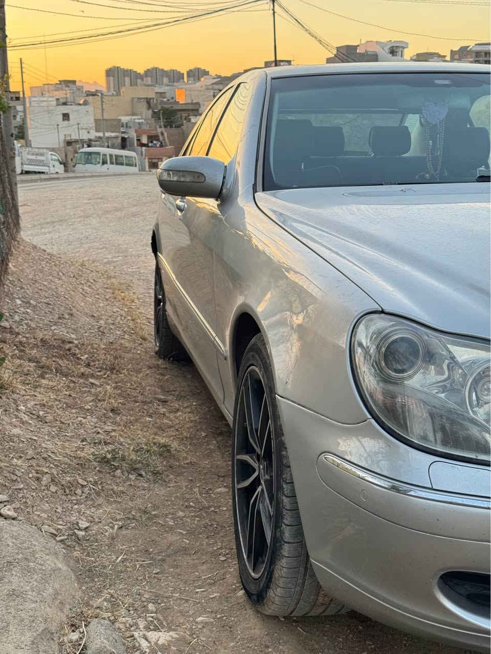 مارسیدس غەواس مەکینە ٣٥٠ بێ تۆربۆ مۆدێل 2002 ئارم 
سەیارەکە زۆر جوانە نمونەیە لە خاوێنی 
فول فولە ٦ پستۆنە 
سڵید 
کوشن کارەبای + هیتەر
 لایت عەدەس+ناوچەی کوێر
دواوە بیلاد پەردە
٤ تایەی لۆکی لە ژێرە 
رۆنی تازە گۆراوە 
مەسرەفێکی کەمی تیایە لە مەعامەلەکە ئەیبرم
نرخی ٧٠ معامەلە
*********** وەتس ئەپ و ڤایبەری لەسەرە السليمانية, العراق
