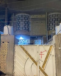 بيت طابقين للايجار في الحكيميه  .  يحتوي غرفتين صاله بالاضافه الى استق...