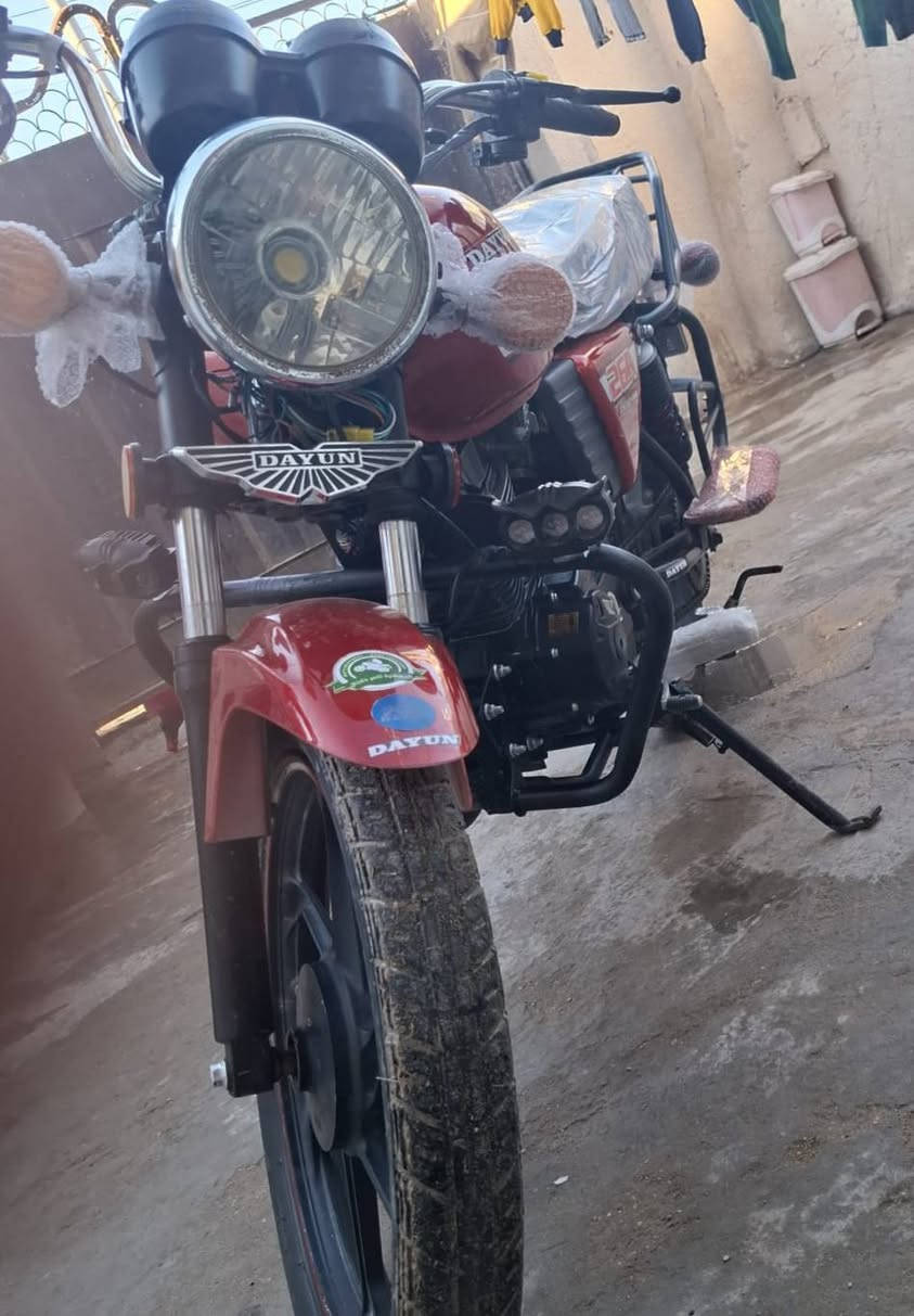دراجة دايون 20 أوراق أصولية كاملة دراجة بحالة الوكالة مال جناي الله يشهد لايت زنون  هورن سيدان شاحنه بلوتوث بصمة تشغيل عن بعد وإنذار محرك ميتين كتابة حمرة كشن طبي مزودة بلدات شمسي وزنون يعني كفالة عامة وجاهزة من كلشي وصوره هاي هسه والله سعرها مليون و150 وبيه مجال بسيط مكاني كربلاء شراي اتصل خاص ما اجاوب ***********
