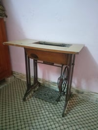 ميز فراشه • قديم