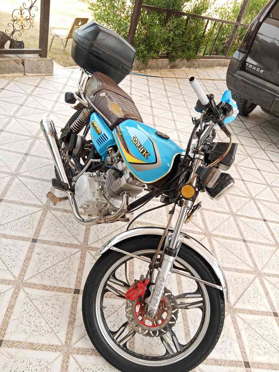 السلام عليكم دراجة للبيع سيڤان 5كير دراجه بلاديه أوراق كاملة وياها كمرك يعني تترقم مكينه بلاديه سلف هندر شغال سعر 600 رقمي ***********وبي واتساب مكاني بغداد خابرني وتدلل
