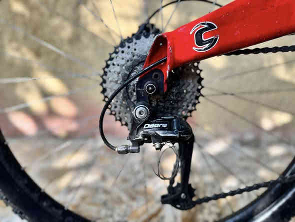 بايسكل جبلي قياس 27.5 من ماركة كانوندل الامريكي للبيع فقط قيم السعر اليرضي الله 
***********
