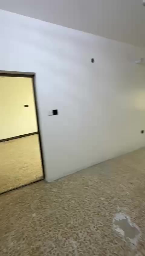 شقق للايجارالاعظميةشارع الضباط مقابل جامع العساف مساحة١٠٠ مترغرفتين وصالة خدمات للحجزوالاستفسار ***********
