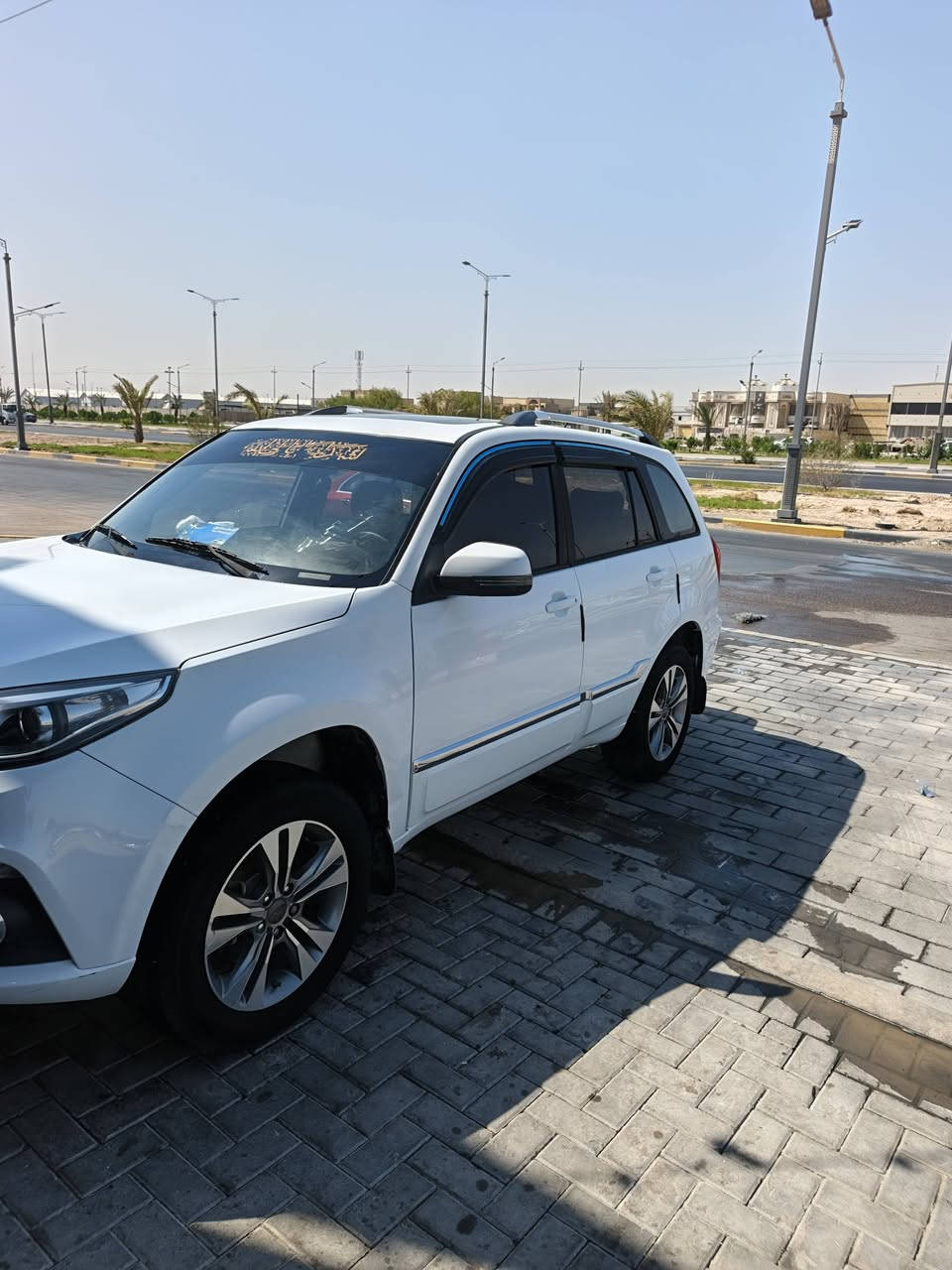 للبيع شيري تيكو 3
@إشارة 
2018 موديل (CHERY TIGGO 3)

سيارة بحالة الوكالة  ماشية (105) الف كيلو متو فقط
حقيقي شرط

السيارة مكفولة ماعده 4اصابع راجعه عليه دراجه 

ماء الشركة الاحمر لحد الان بيه

سيارة ع وضع الشركة بدون اي نقص كاملة وبدون اي خلل
من ناحية المحرك الكير الحدادية

وكله شغالة تبريد ثلج ثلج تدفئة

السيارة فول مواصفات اعلى فئة

شاشة كبيرة
كامرة
لد نهاري
حساسات امامي خلفي
بدات نيكل

عدة وسبير الشركة غير مستخدمة + السويج الاحتياط لحد الان
مامفتوح من الجيس

+فقط مبدل بيه اطارات 4 افضل نوعية

سعر السيارة 98وببها مجال 

مكان السيارة بصره شط العرب 

للاتصال
***********
