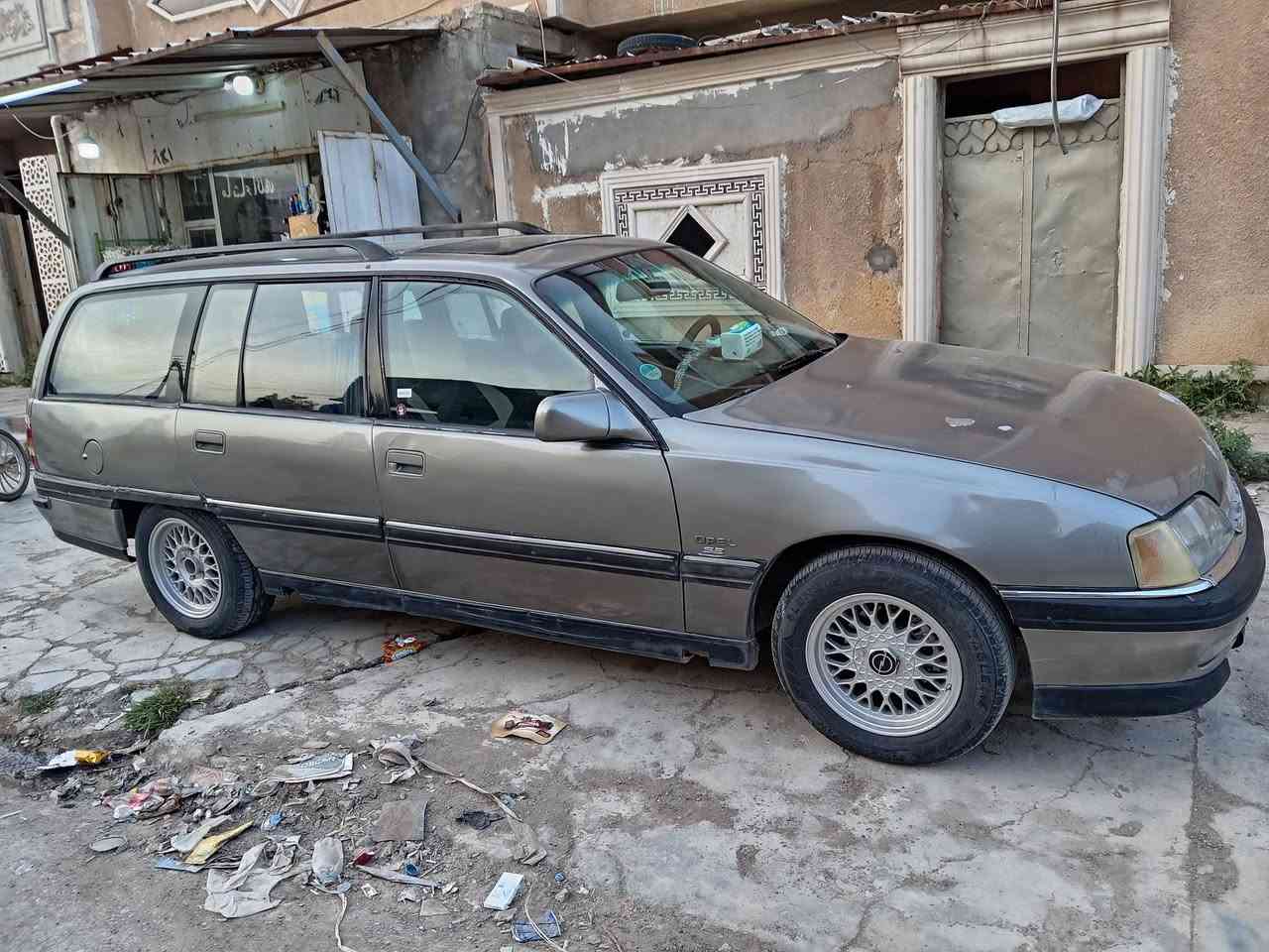 السلام عليكم أوبل اوميكا استيشن موديل 91 كير عادي محرك 20 بلادي رقم كركوك دولي هزه جديده سنويه لل28 تخم تاير جديد كهربائيات كلها شغالة السيارة حلو ودواخلهه نظيفة ***********
