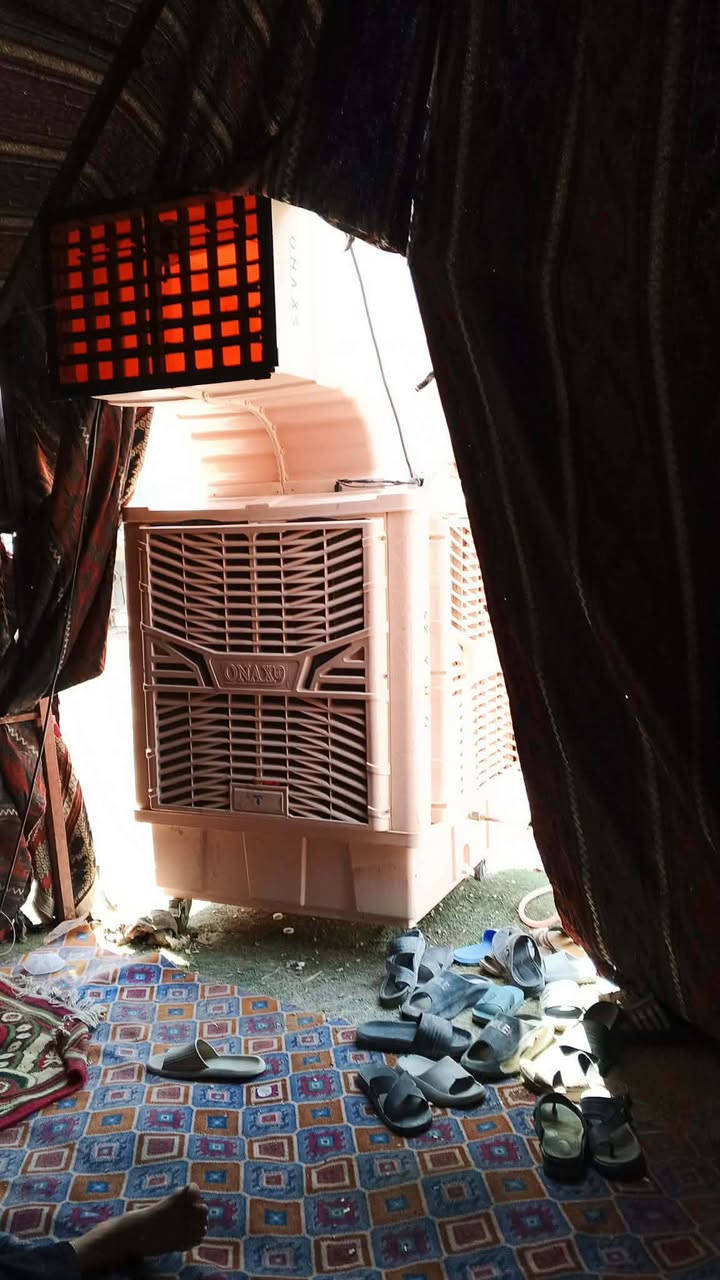 مبردة للبيع اكبر
حجم بيها فطور موضحه بالصورة
وماطورها مبدل ضمان الشركة 

سعرها 450 الف دينار 
العنوان البصرة القرنه 
***********
