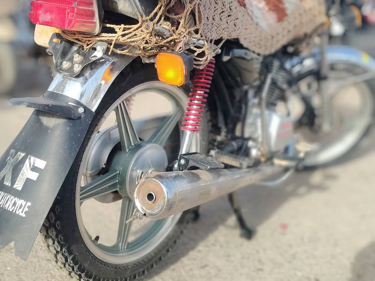 سلام عليكم ماطور للبيع سافين 2023 ( 2) سويجات بيه منفيس كامل شرط محرك شغل وامشي سعر 550 الف وبيه قليل
مكاني الحويجه 
***********
