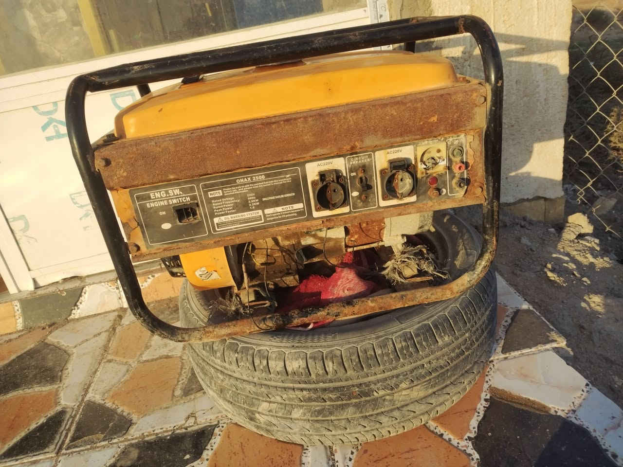 مولد ماركة اونكس ١٢ أمبير ملف نحاس سعر ١٢٠ وبيه مجال ***********
