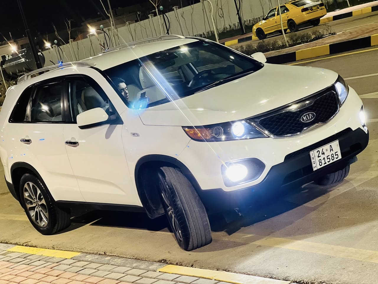 اسلام عليكم
سورنتو خليجي 12  للبيع   4 سلندر 
بدون ضرر  بيها بارد شبر  بل باب بدون صبغ 
سياره جاهزه مكينه وكير  وتبريد شرط 
سياره بصمه تحكمات 
مكان السياره موصل  ***********
