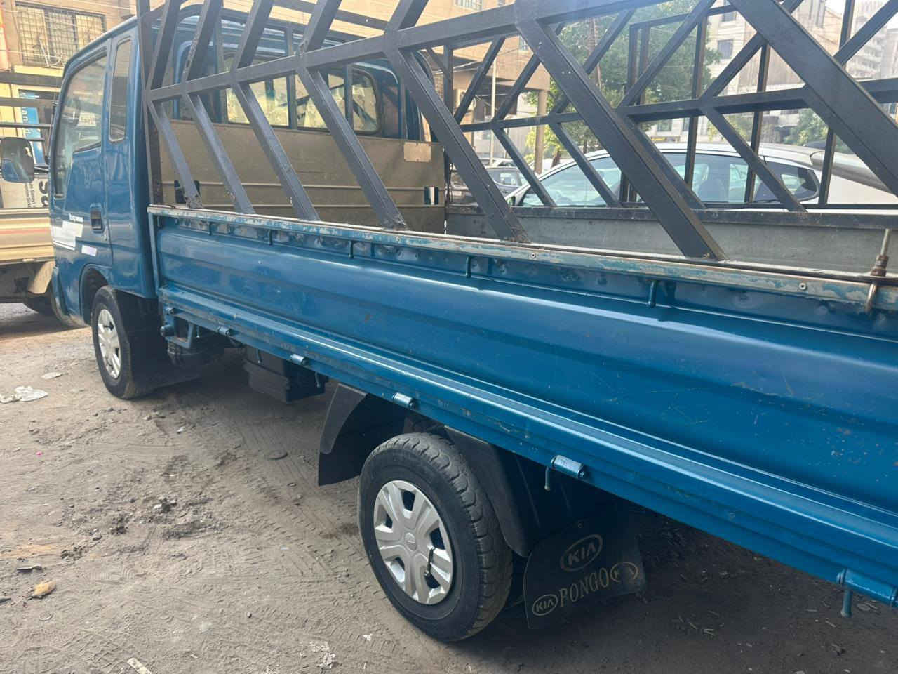 كيا ام عيون للبيع موديل 2002
مكينه  خير من الله سياره نضيفه 
كهربائيات شغاله    
جاهزه من كلشي 
سعر 80 قفل 
رقم ***********
