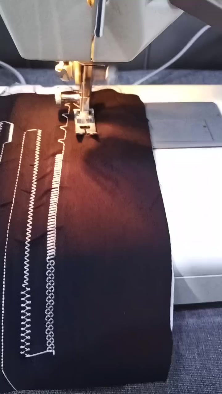 السلام عليكم
مكينة كومبال للبيع نظيفة كلش مابيها اي عطل 

تشتغل كل النقشات سعرها ✅100الف ✅

مكانها بغداد وتوصيل موجود لكل 🇮🇶

التواصل ع الخاص او ع رقم الواتس اب ***********
