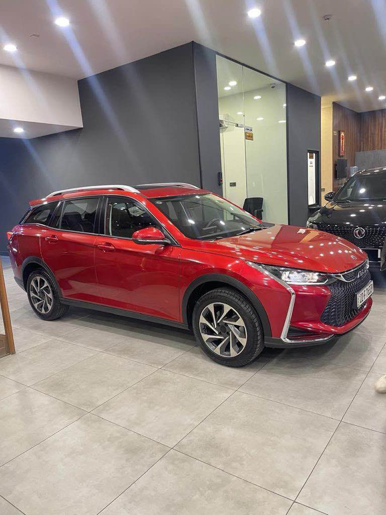 دونكفين 2022 مواصفات فول 
محرك 15 توربو 
كير و محرك نيسان 
ماشي60.000 كلم 
كيج الكتروني 
شاشة كبير 
تبريد مركزي 
تبريد لمس 
3 مودات سياقة (ئيكو - نورمال - سبورت)
بريك كهربائي
سيارة بدون ضرر (كلين تايتل)
سعر135$ بي مجال
*********** أربيل, العراق
