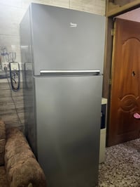 ثلاجة للبيع beko  مستعمل شهر واحد 20 قدم الارتفاع ب500 الف وبيها مجال ...