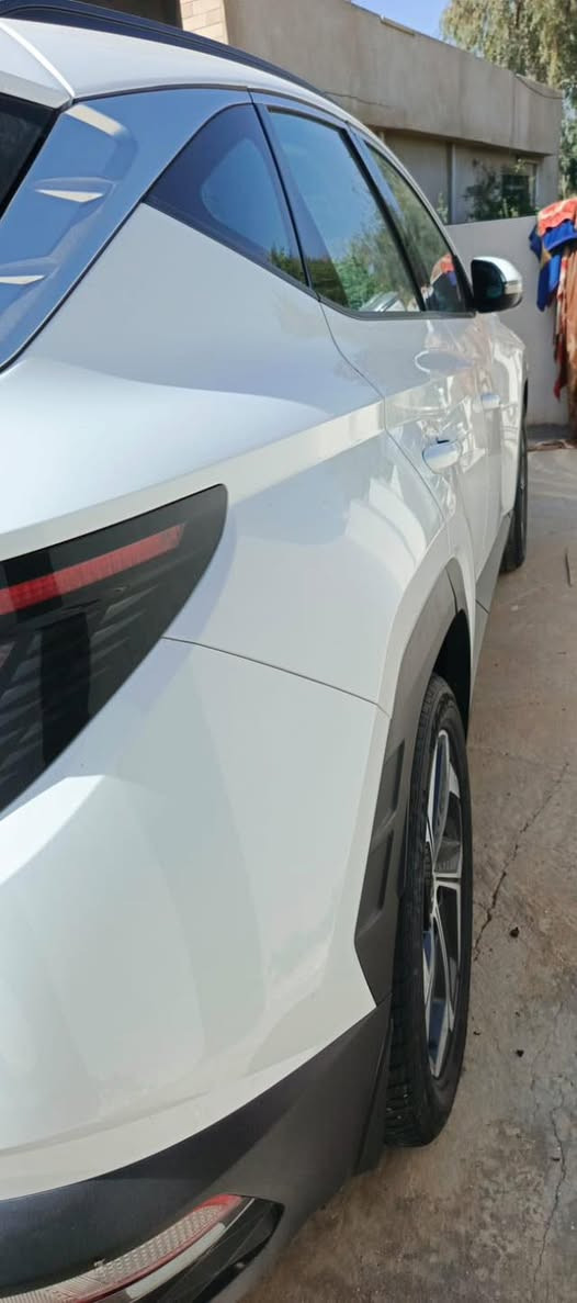 سلام عليكم توسان للبيع خليجي موديل 2024 مكينة 2000ماشية44 حقيقي فول مواصفات استيراد خاص كشنات جلد ويل 19 وجنطة كهرباء عدا البانوراما كفالة عامة رقم بغداد الجديد مكانها أبو غريب للأستفسار ***********
