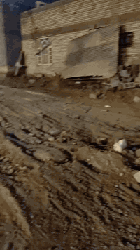 قطعه 250متر الموقع مزيرعه الشمالية قرب الجسر العرض 8ونص والنزال 31محدوله ومطمومه السعر 20وبيها مجال 
الرقم ***********
