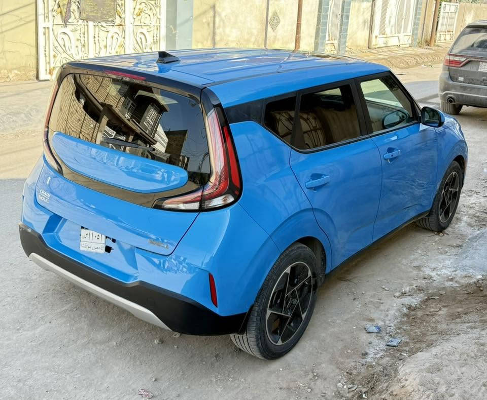كيا سول EX 2025 ازرق بحري 🌊 

Kia soul EX 2025

مرقم بابل انكليزي جديد ‼️
سنوية وهزة جديد ‼️

فول مواصفات 

فول 1/1 جميع المواصفات بيها 
الضرر باب السائق مستبدل 
وجاملغ معدل بارد ورجعت تصليح درجة اولى

مجموعة الراديترات بلادي عل الشركة مي المحرك وغاز تبريد 🆒✅

الممشى 26 ميل📍

المواصفات
▪️محرك 2000 دوش المرغوب
▪️فتحة سقف
▪️بصمه تشغيل وباب
▪️تشغيل عن بعد 
▪️شاشه كبيره ايباد
▪️شحن موبايل ذكي وايرلس
▪️منافذ شحن خلفيات
▪️لايتات عدسات 
▪️بگ لايتات لد
▪️اناره داخلية لد ابيض  
▪️اطفاء ذاتي
▪️قياده ذاتيه 
▪️توقف ذاتي امامي + خلفي
▪️تحديد مسار 
▪️تنبيه النقاط العمياء 
▪️سيستم سماعات هارمن كاردن مع دمام أمام خلف 
▪️مرآة وسطيه كهرباء 
▪️تدفئة مقاعد كشنات 
▪️تحكم كشن كهربائي
▪️ويل كب حجم 17
▪️رف خلف الكشنات يساعد عل عزل الصوت

السعر ١٧٤ ‼️

رقم الهاتف : ***********
