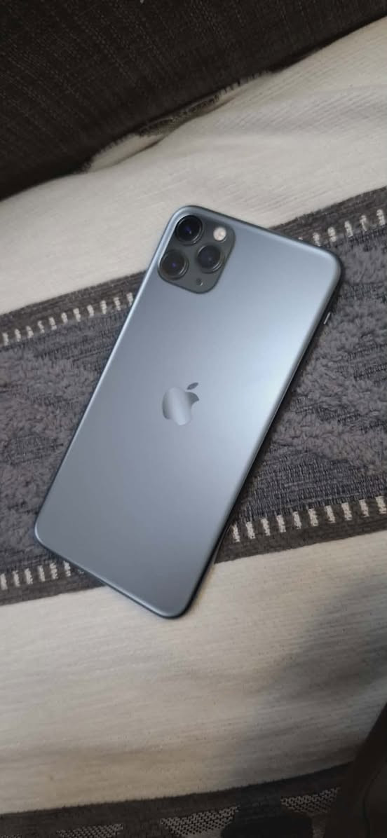 سلام وعليكم ايفون11برو ماكس ذاكره256بطاريته81جهاز نضيف بعده حديد لوك جلخ مابي لا مفتوح ولا طاب مصلح ولا يصرف شحن حيل جديد ونضيف تجي تفحص وشوفه نضافته بعينك سعره400مكاني بيجي للاستفسار***********
