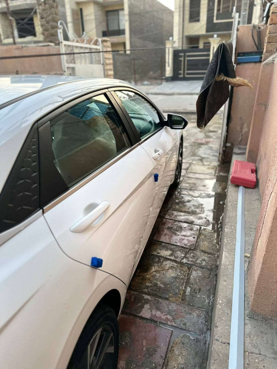 السلام عليكم اللنترا للبيع موديل ٢٠٢٤ كفالة عامه خليجيه كوري اصلي فول مواصفات ام الضمان محرك ٢٠٠٠ فتحه بصمه فول ماشيه ٢٠ ملاحظه السياره بدون رقم السعر ١٧٠ للاستفسار الاتصال *********** العنوان بغداد العامرية
