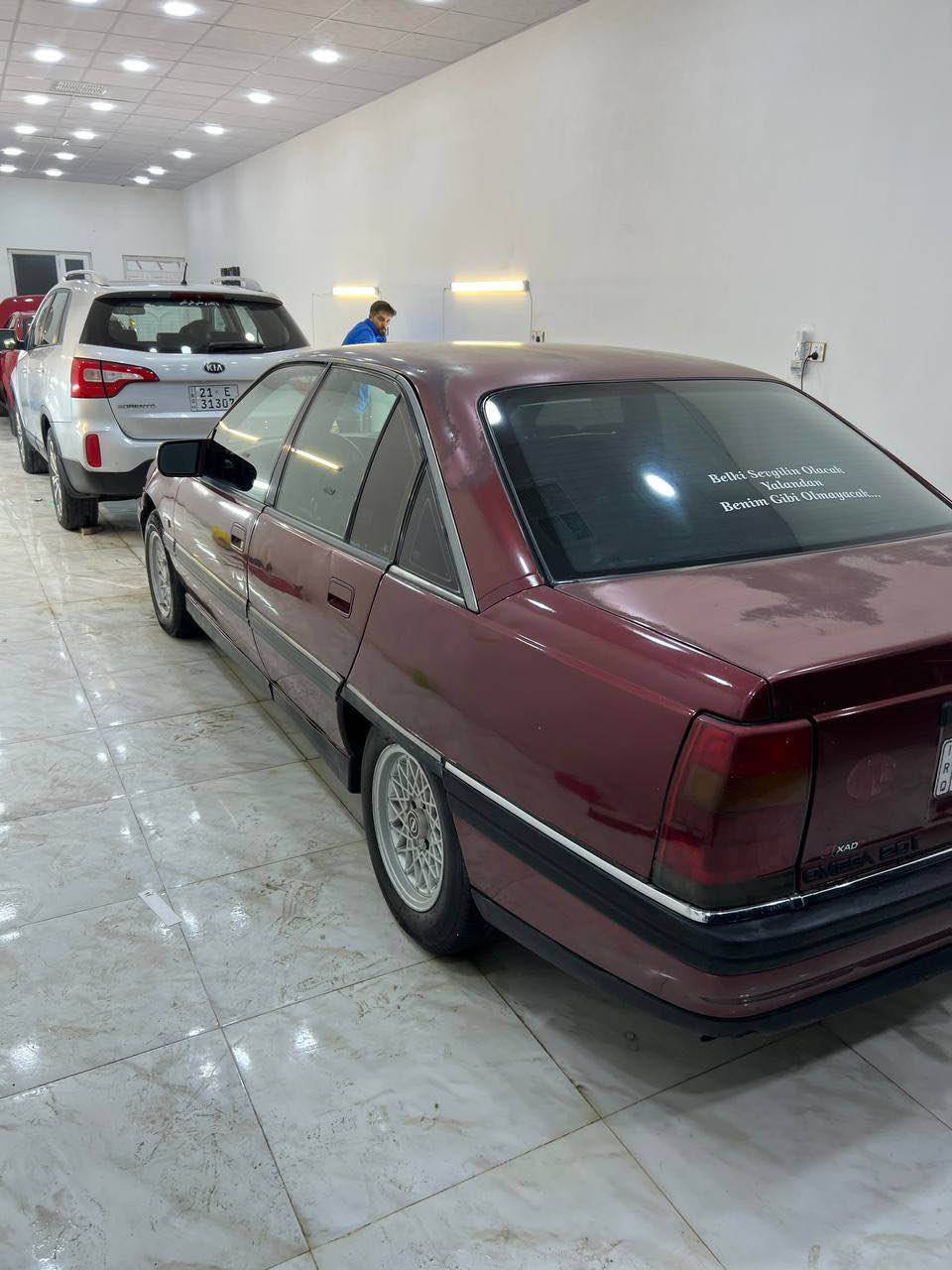 سلام عليكم شباب سياره اوبل اوميكا للبيع موديل 1991 كير محرك اكسل بشرط كهربائيات بشرط سياره ع وضع الشركه ما ملعوب بيه حتى ايرفلو كبس مامفتوح ضرر جاملغ الخلفي فقط بطاقه بانزين بيه وسياره بسمي السعر 48 للاستفسار اكثر اتصل ب *********** اني مكلف بالنشر مموجود بالفيس كركوك, العراق
