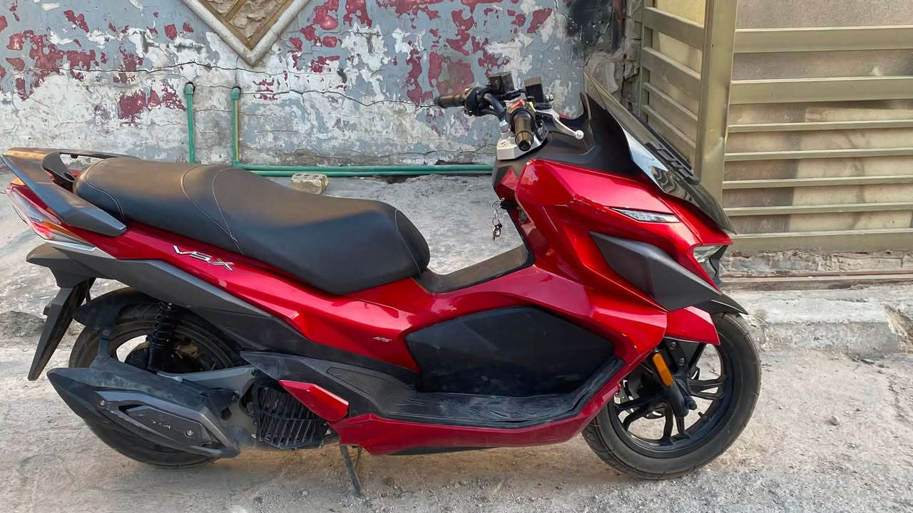 السلام عليكم دراجة sym-vsx موديل 125cc، 22 ماشية
4000 كهربائيات كلها شغالة دراجة نظيفة بيهة فقط ضربة امامية تتصلح وواكعة من الصفح سعرها 12 ونص مكان بغداد
***********
