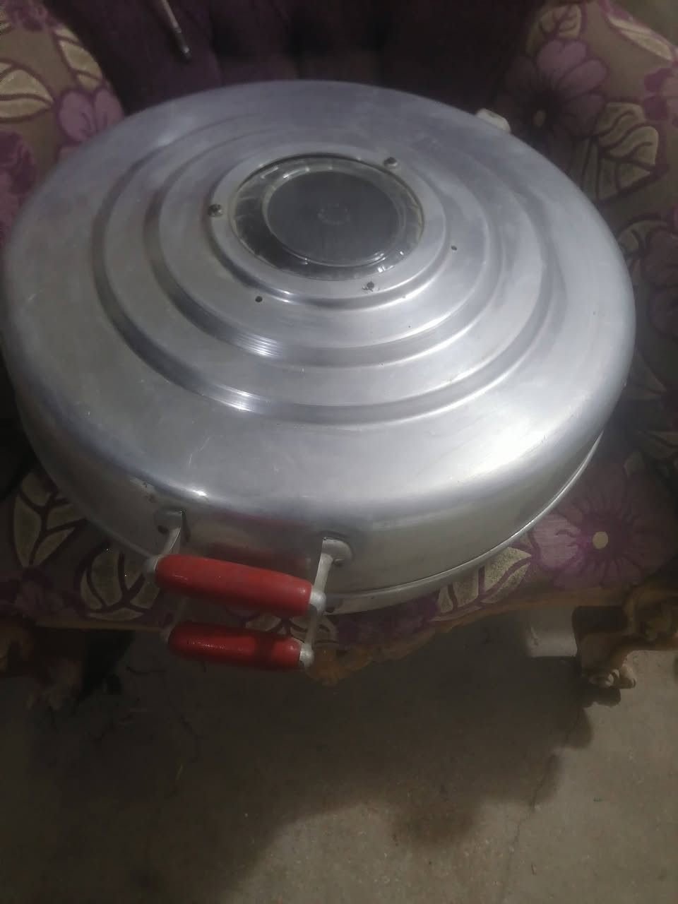 السلام عليكم عندي للبيع والسعر خاص مكان كربلاء استفسار خاص ***********
