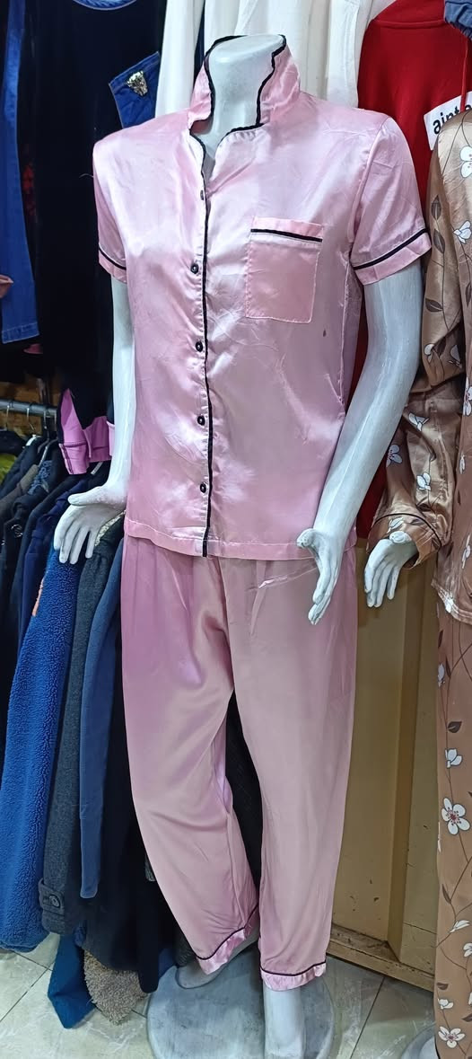 عروضات جديدة وبضاعة جديده وأسعار مناسبة جداً 🔥 
تراكسود 👖👚 نسائي ستن 
يتوفر جميع الوان 🌈 والأحجام والموديلات 👉 
سعر التراك بس ب👈 3 آلاف دينار فقط يابلاش 🔥 
هذا العرض ليوم الجمعة 
عنوان المجمع سوق الميثاق مجاور خياط البزاز قبل نهاية السوق  يفتح المجمع الساعة 3 عصرا يوم الجمعة 👉


**إذا كنت صاحب هذا الإعلان وتريد حذفه لأي سبب، رجاءا أرسل رسالة إلى الدعم الفني**