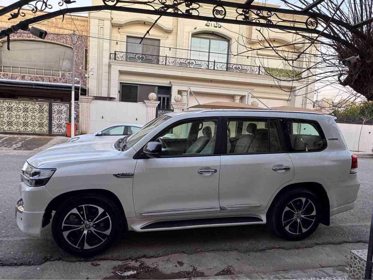 وةنةوشة موديل 2012فول مواصفات GXRكامل كراوة بة 2021دةري و ژوريي سيارةكةي زور توندو تول و بي مةسرةفة هةموو شتيكي نوية  تازة كامل  سيرفزي بو كراوة گير مةكينة بةشةرت چركةي تيدانية وة نةكراوةتةوة  بةشرت  227هةزاو كم رويشتية سيارةكة سبوغ عامة پشت و پيش كةبس ئيرباگ بةشةرت نةتةقية سيارةكة وةك ئةوة واية هيجي نةبي  
سعر:-265$
ژ.م:-*********** أربيل, العراق
