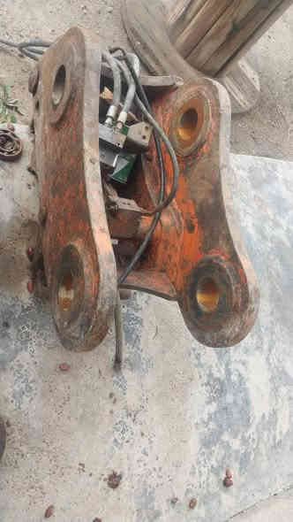 كماش ياباني مال حفاره هيتاشي بيم80نضيف وسعر عشر ورقات والمكان طارمية ***********
