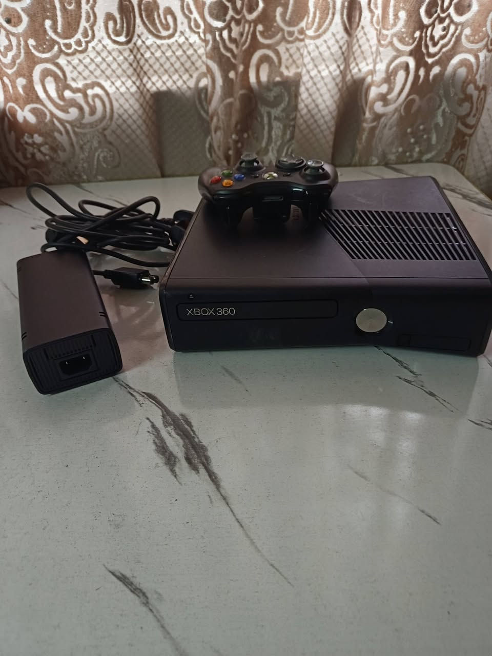 سلام عليكم
اكس بوكس نضيف 95٪ 

عدد العبات 40 لعبه 

كل الملحقات موجوده 

ولا بي نقص ابي شي 

المكان: بغداد /الشعلة /قطاع الاول 

السعر مناسب. راسلني خاص. 

او مراوس ب بلي فور. 
.


**إذا كنت صاحب هذا الإعلان وتريد حذفه لأي سبب، رجاءا أرسل رسالة إلى الدعم الفني**
