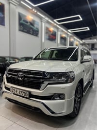 لاندكروزر GXR • ٢٠١٧ • V6