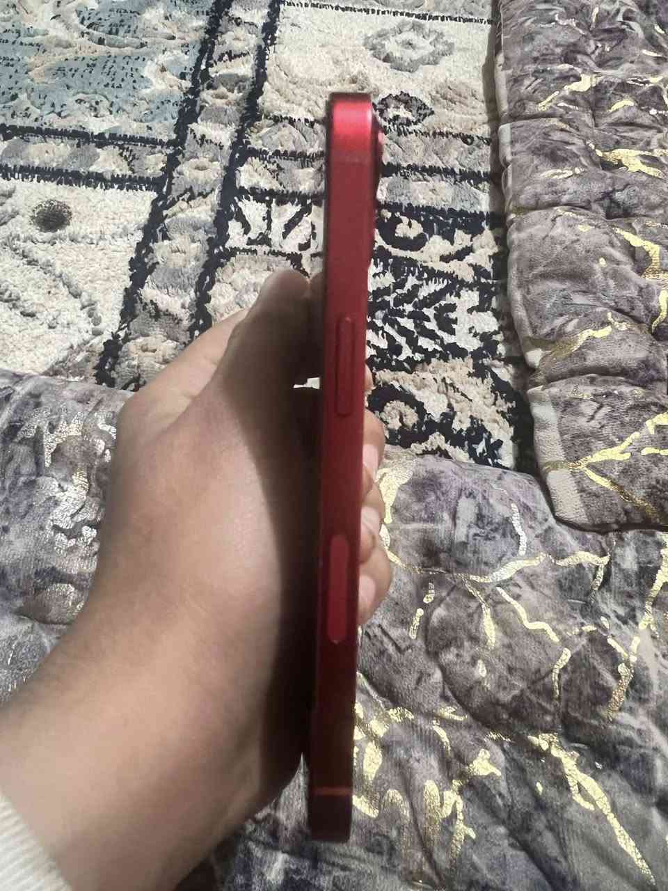 السلام عليكم
شباب ايفون ١٣ عادي للبيع لون دم الغزال كلشي مابيه بلادي وتفحصه اذا بيه شي رجعه بطارية ٨٠ ما مرفوع ذاكرة ١٢٨ونضيف جدا لامفتوح ولا مصلح يجي وياه كفر شفاف و لاصق حماية  سعر ٤٢٥ لتواصل واتس ***********
