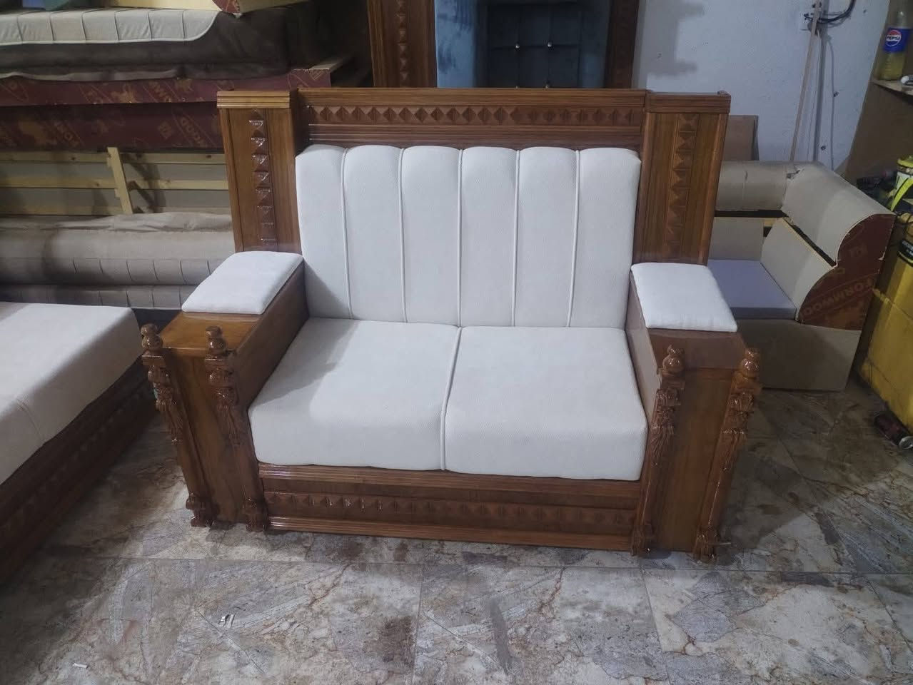 أقساط أقساط بدون ماستر 💥💥💥💥 بدون تحميل محافضه صلاح دين يعرض لكم 1..سعر متر ديوان #الصاج 160/ نشتغل قسط بدون تحميل 
2..سعر متر ديوان #المودرن 100 
  *********** واتساب يقدم معرض بيت الزان لزبائنه الكرام أحدث موديلاته من الدواويين  الصاج و الملكيه والمودرن  بمواصفات راقيه
 مع ظمان حقيقي لمدة 20 سنه من تاريخ الاستلام  مع طابوريه وكوشات
ملاحظه:: نعمل حسب طلب الزبون من تغيير لون القماش وحسب القياسات الزبون ولدينه كادر يذهب لمنزل الزبون لاخذ القياسات
