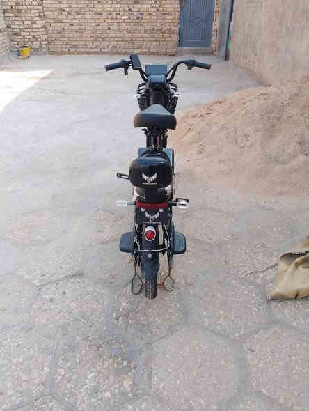 السلام عليكم اخوان بايسكن شحن كامل ملحقات نضيف ميه بل ميه جديد السعر 350وبي مجال الاتصل ***********
