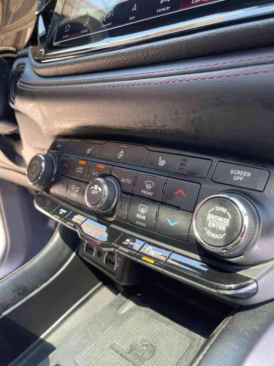 السلام عليكم…🤚🏻
            ..للبيع دورنكو 2021..

       🛑5700 RTبلاس فول

   …ماشيه 45… 

موصفات✅ 
فتحه 
شاشه جبيره 
تدفئه مقاعد 
ثلاث قطع تبريد  
كشنات كهربااء 
اشاير مري 
لد ضبابي 
لد نهاري 
كشافات ضباب 
فول تحكم ستيررن
سبعه راكب 
فول تحكم شاشه 
تدفئه تبريد بلسترين 
فول انظمه قياده 
السياره بيه بعد هوايه موصفات ومعروفه فئه ال RTبلاس … 
      ملاحظه ✅ 
السياره كلين تايتل بيه شخط بل بنيد علكد أصبع ومكحل كاارت وبيه شخط وبيه هم بجنطه نفس الحجم…  السياره رقمه أربيل بسمي تحويل وكاله حاضر 

مكاني بغداد جديده 
 
***********
