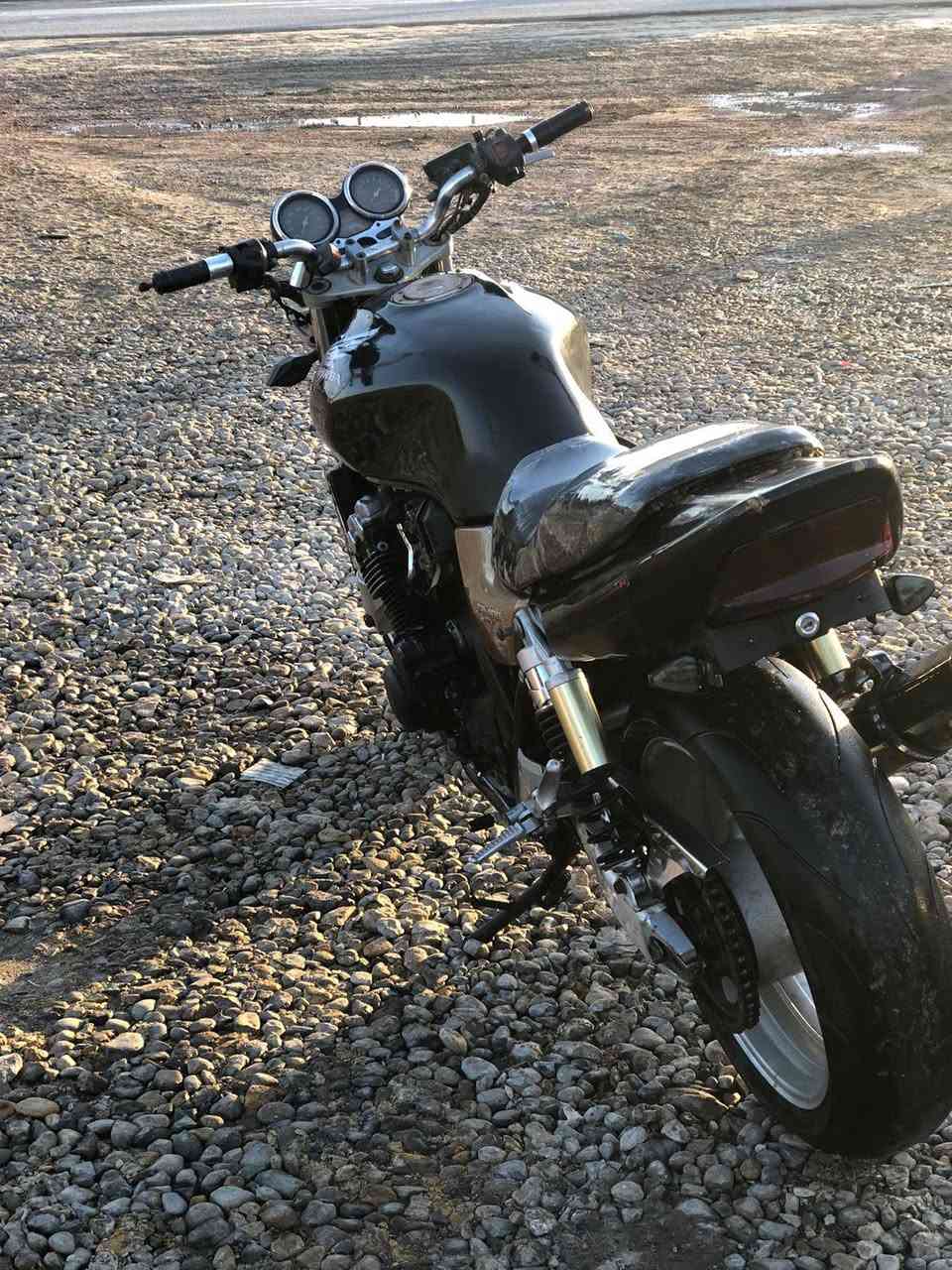 السلام عليكم 
سيبي فور جيل ثاني هايبر ١٦ ولف 
موديل 2007
اوراق كاملة مدفوع كمرك 
دراجه مكفوله من تنقيص وتبخير 
 دراجه تخبل مال جناي نضافه فول
عليهة صالنصه كاربون فايبر 
مكان واسط صويره 
السعر مليون 300 وبيهة مجال
رقم ***********
